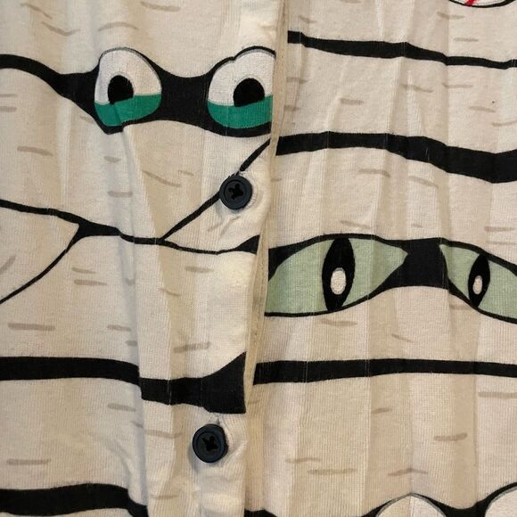 Old Navy Spooky Eyes Set Of Onesie Unisex Pajamas Button Front XL and L TALL - Picture 15 of 16